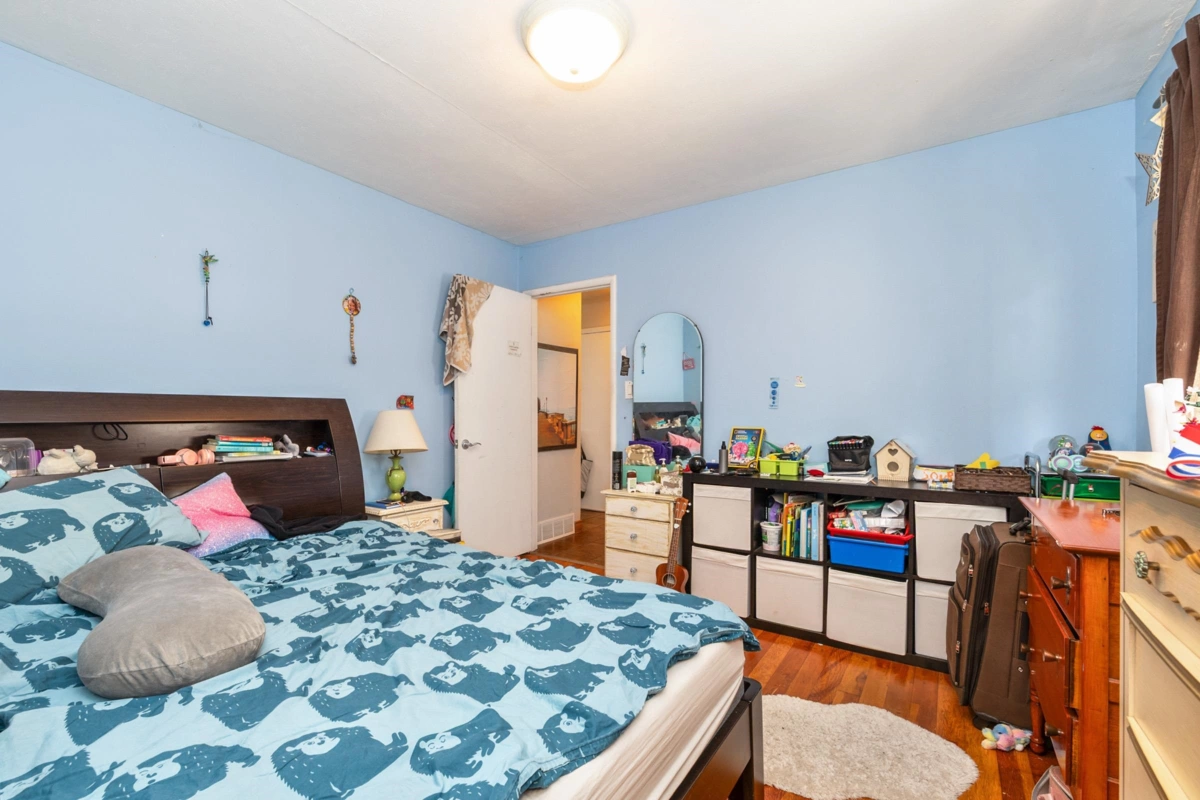 Walk-In Closet Photo of 1341 E 29th Avenue, Vancouver, BC