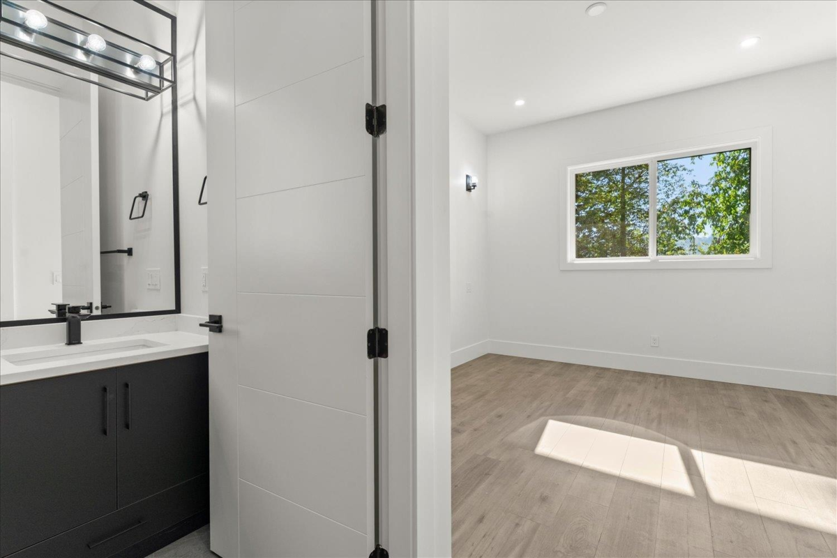 Hot Tub / Spa Photo of 5578 Crimson Ridge, Chilliwack, BC