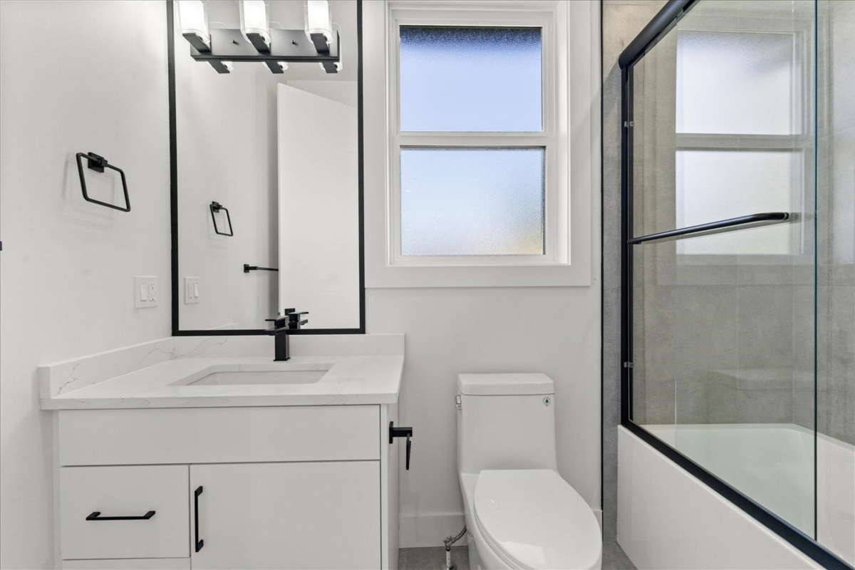 Outdoor Deck Photo of 5578 Crimson Ridge, Chilliwack, BC