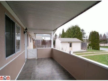 Family Room Photo of 1955 158a Street, Surrey, BC