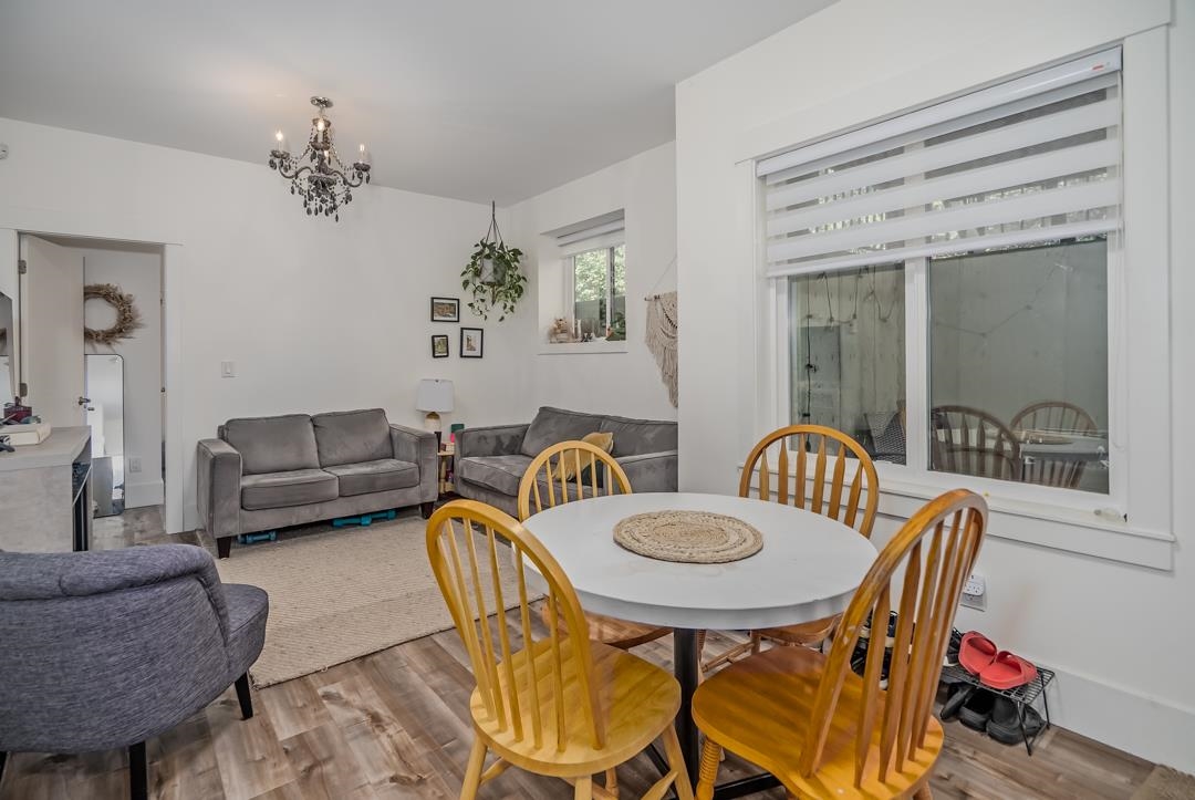 Entry Foyer Photo of 15960 105a Avenue, Surrey, BC