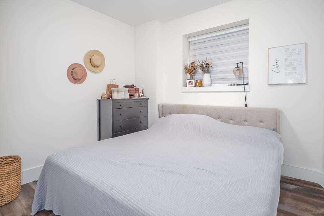 Hallway Photo of 15960 105a Avenue, Surrey, BC