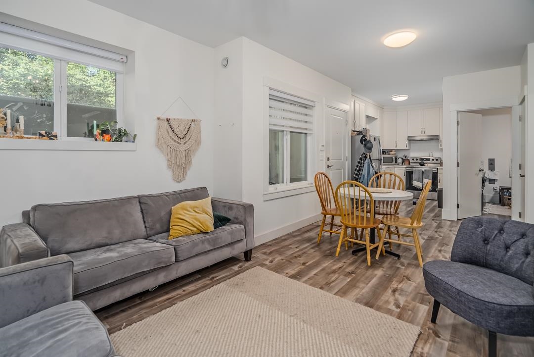 Laundry Room Photo of 15960 105a Avenue, Surrey, BC