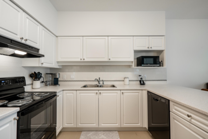 202 13911 70 Avenue, Surrey, BC, East Newton — 2 bed apartment/condo for sale