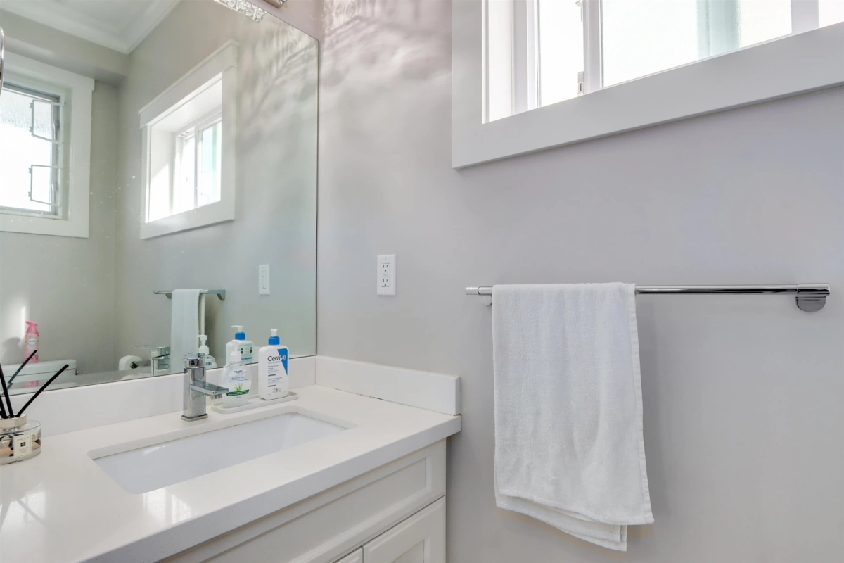 Breakfast Nook Photo of 2496 Brock Street, Vancouver, BC