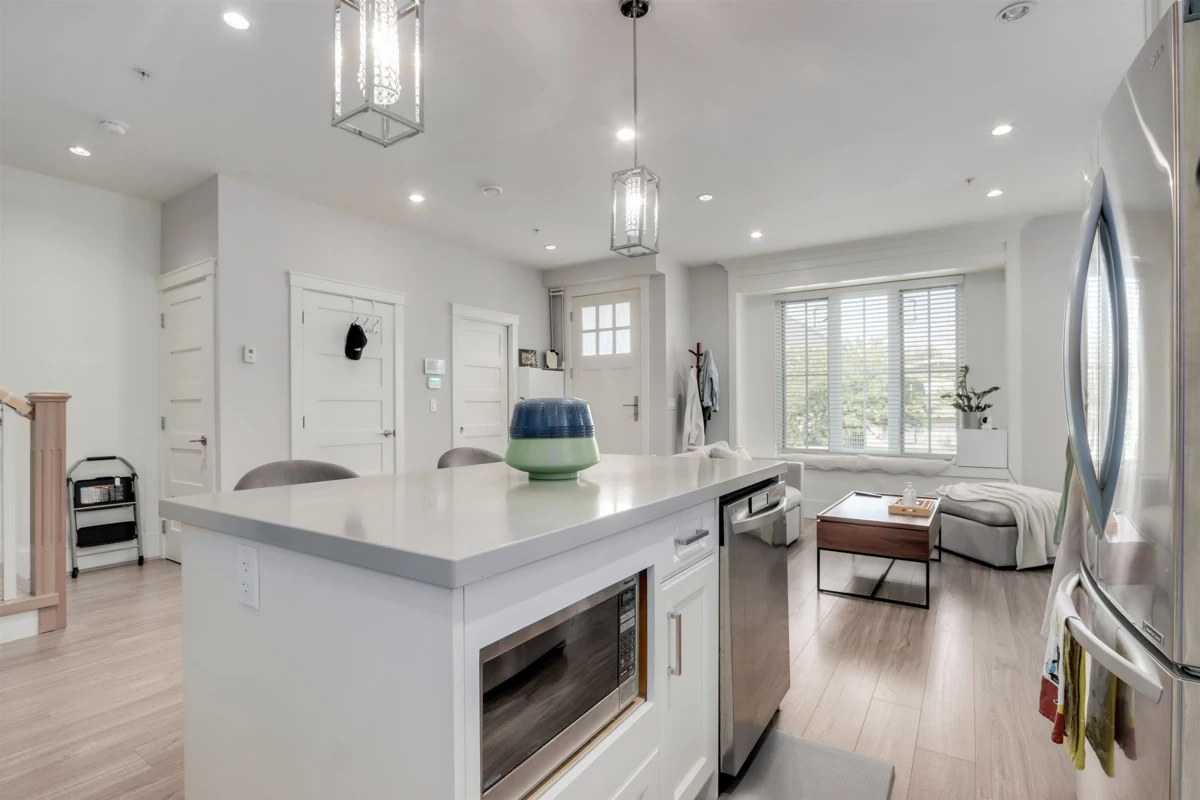 Kitchen Island Photo of 2496 Brock Street, Vancouver, BC