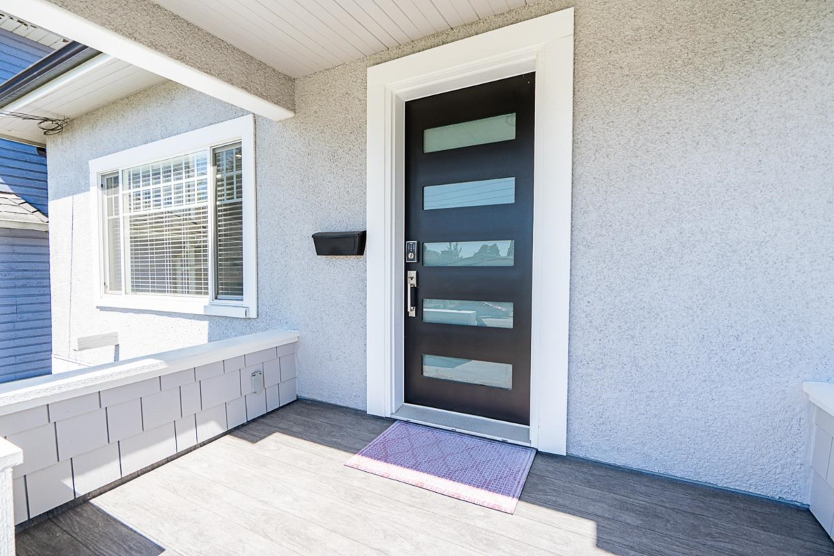 Exterior Rear Photo of 905 Edinburgh Street, New Westminster, BC