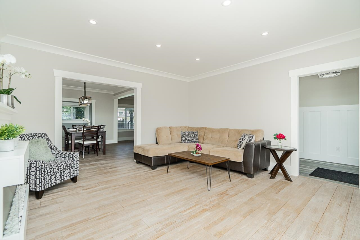 Kitchen Photo of 905 Edinburgh Street, New Westminster, BC