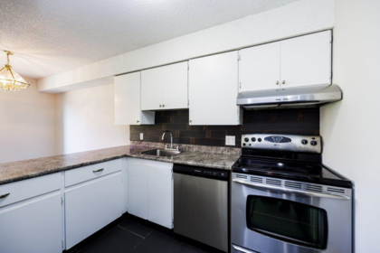 203 7144 133b Street, Surrey, BC, Surrey — Apartment/Condo for sale