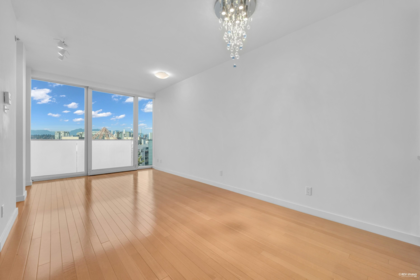 712 8080 Cambie Road, Richmond, BC, Richmond — Apartment/Condo for sale