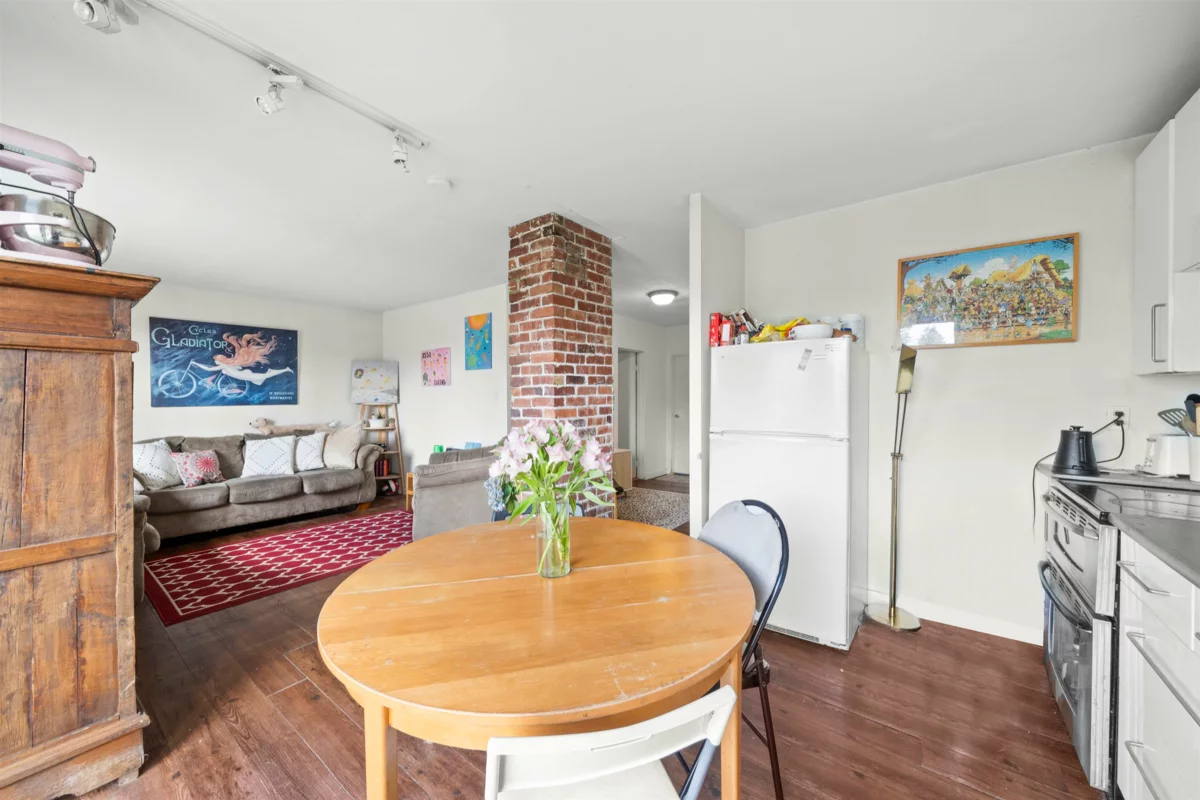 Kitchen Island Photo of 3550 W 1st Avenue, Vancouver, BC