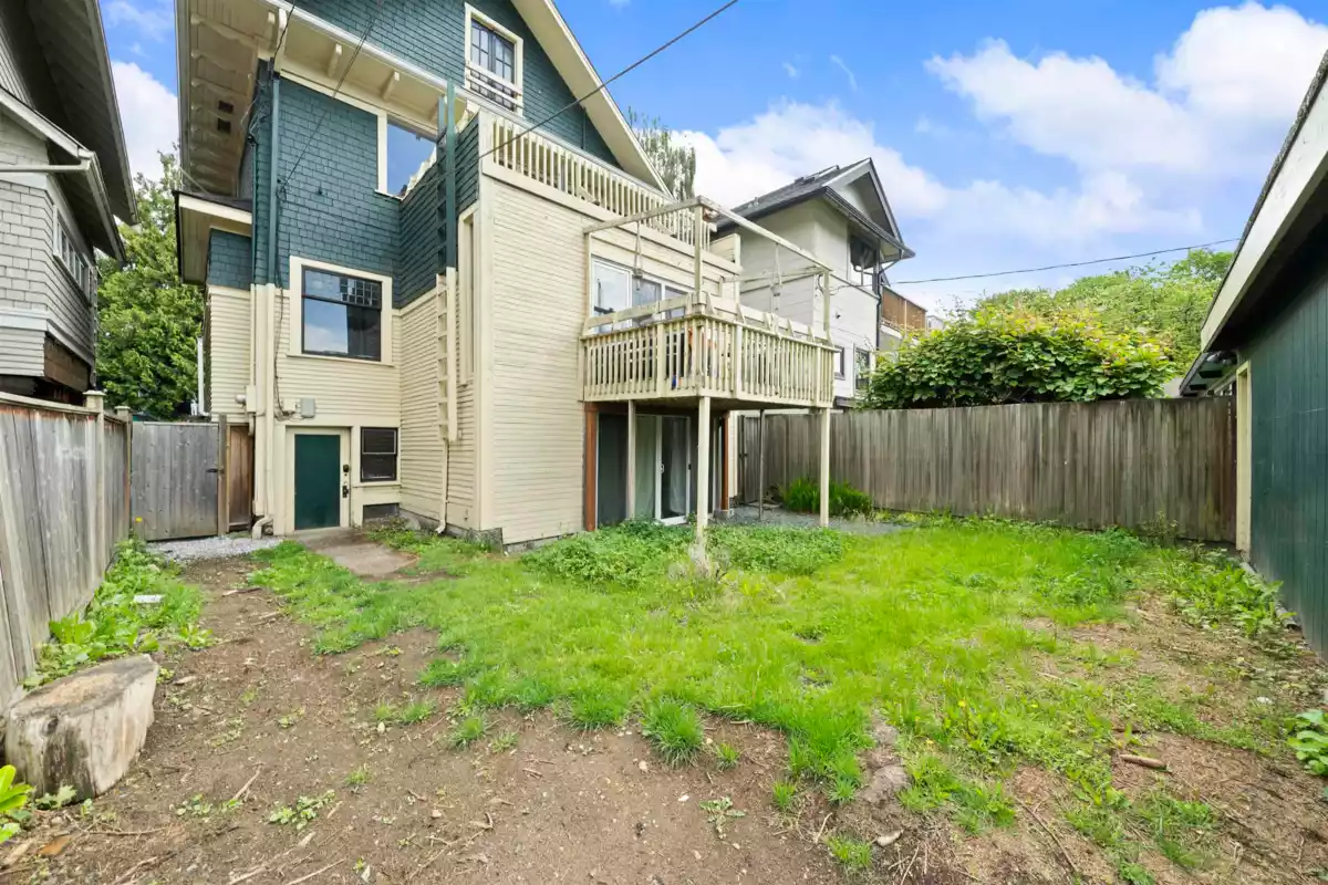 Laundry Room Photo of 3550 W 1st Avenue, Vancouver, BC
