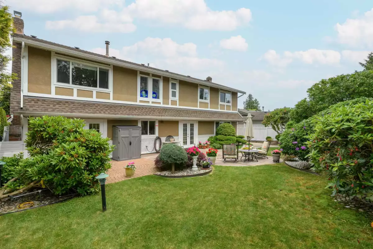 Garden / Landscaping Photo of 5072 2a Avenue, Delta, BC