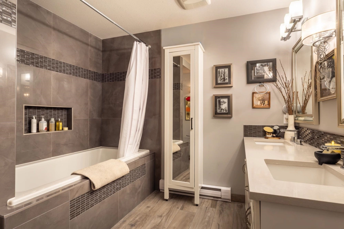 Bedroom 4 Photo of W101 5780 Trail Avenue, Sechelt, BC