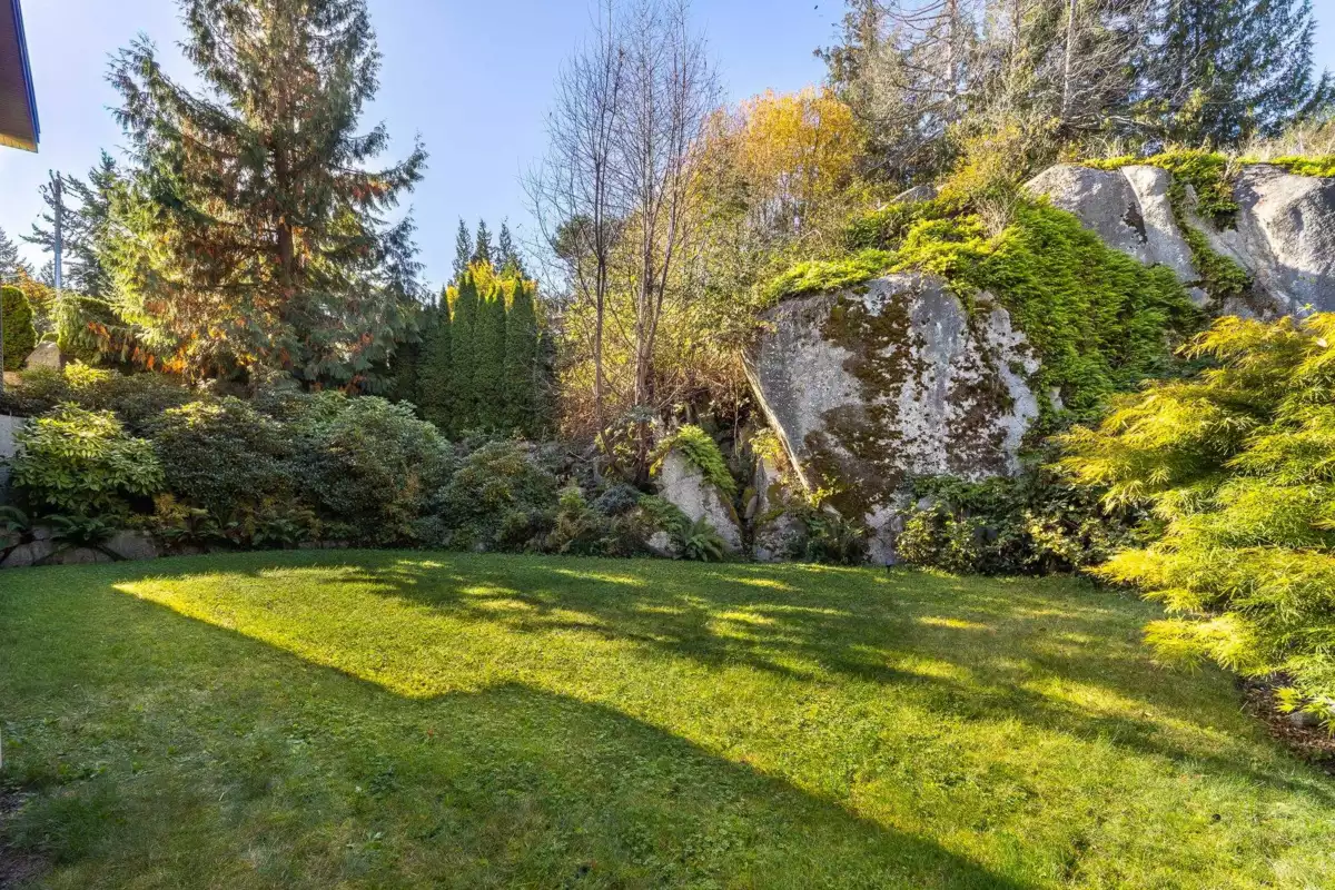 Entry Foyer Photo of W101 5780 Trail Avenue, Sechelt, BC