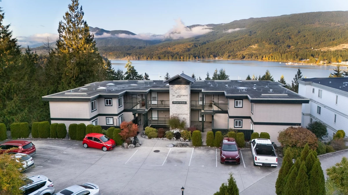 Hallway Photo of W101 5780 Trail Avenue, Sechelt, BC