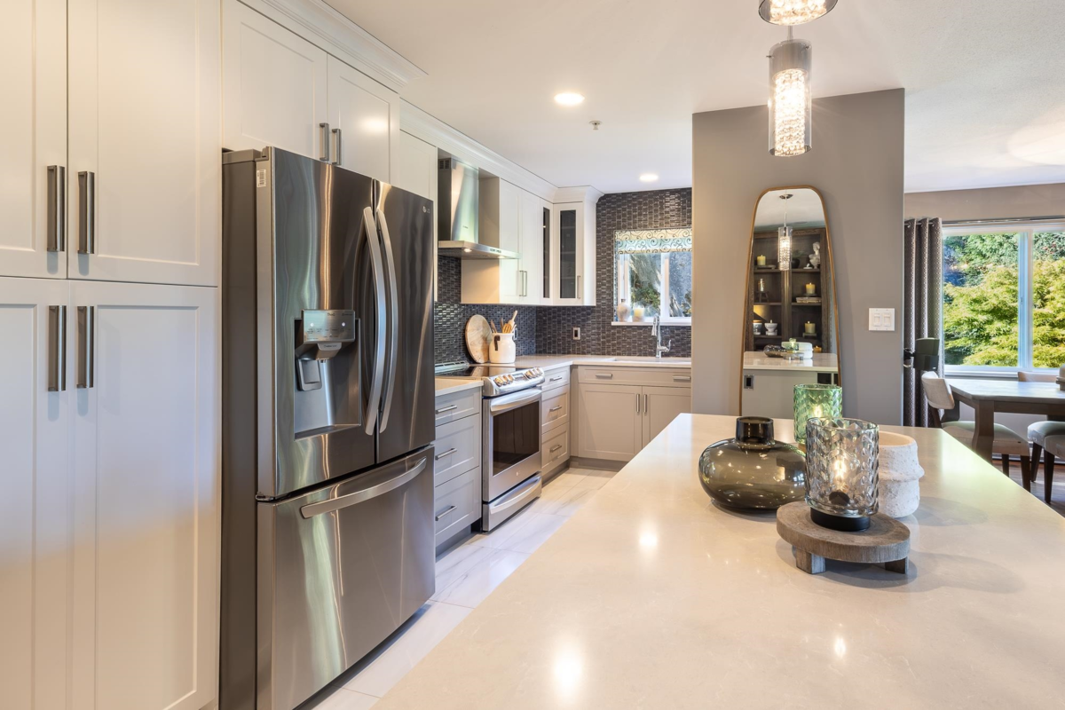 Kitchen Photo of W101 5780 Trail Avenue, Sechelt, BC