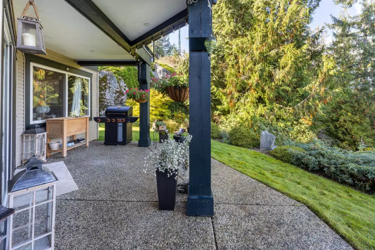 Laundry Room Photo of W101 5780 Trail Avenue, Sechelt, BC