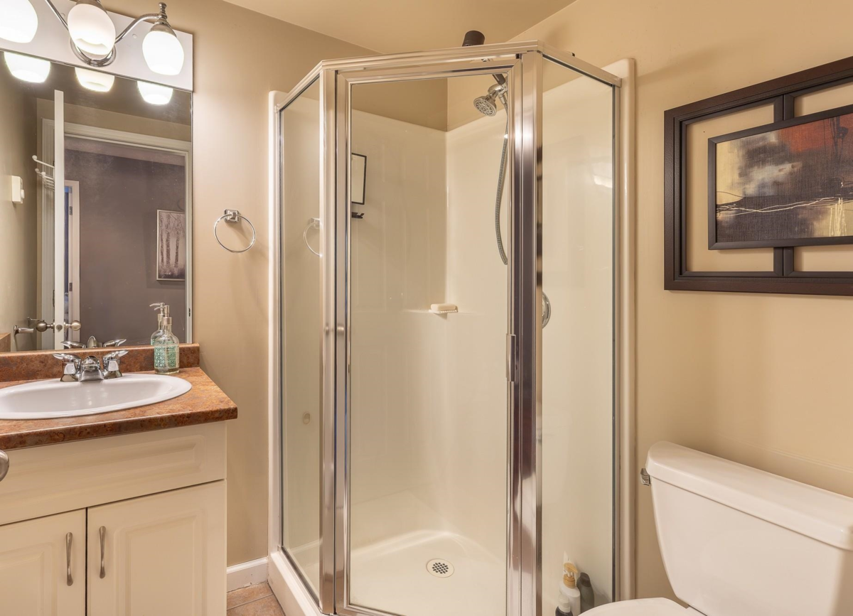 Office / Den Photo of W101 5780 Trail Avenue, Sechelt, BC