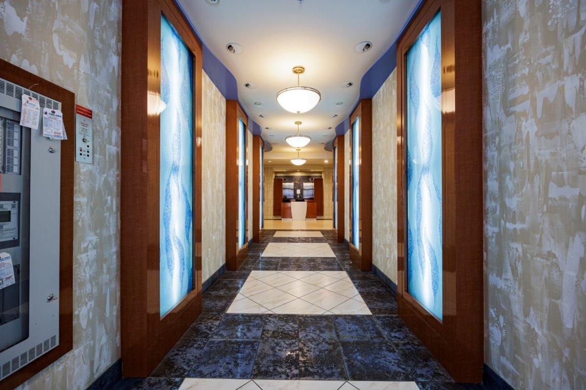 Mudroom Photo of 501 138 E Esplanade, North Vancouver, BC