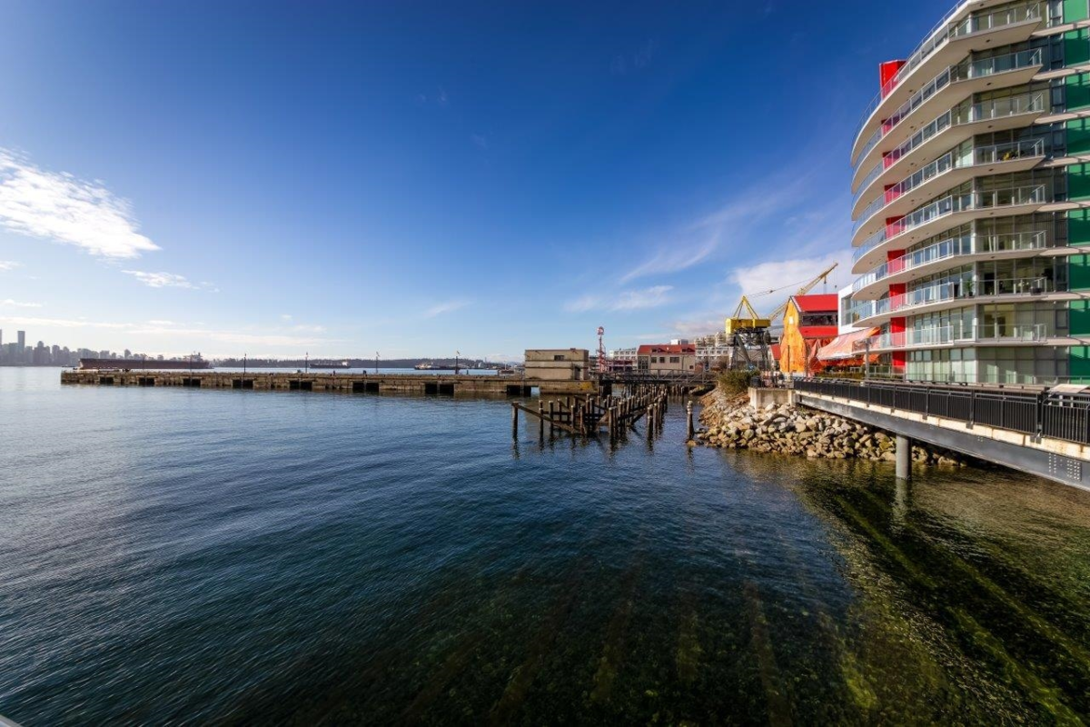 Outdoor Patio Photo of 501 138 E Esplanade, North Vancouver, BC