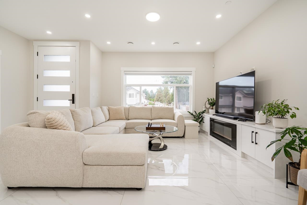 Living Room Photo of 3080 Oxford Street, Coquitlam, BC