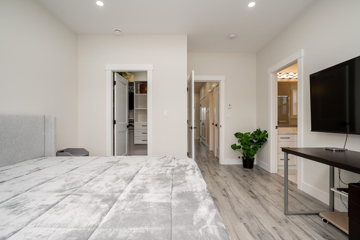 Powder Room Photo of 3080 Oxford Street, Coquitlam, BC