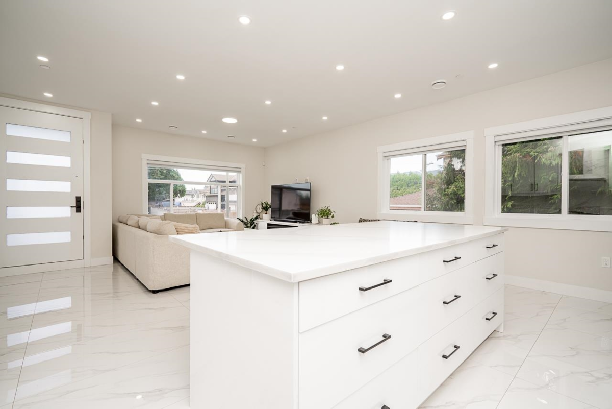 Primary Bathroom Photo of 3080 Oxford Street, Coquitlam, BC