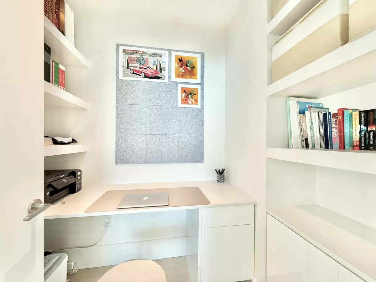 Basement Recreation Room Photo of 1804 1501 Foster Street, White Rock, BC