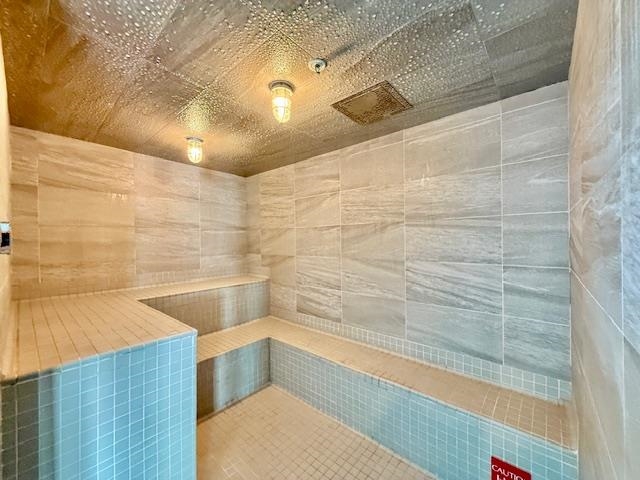 Hot Tub / Spa Photo of 1804 1501 Foster Street, White Rock, BC