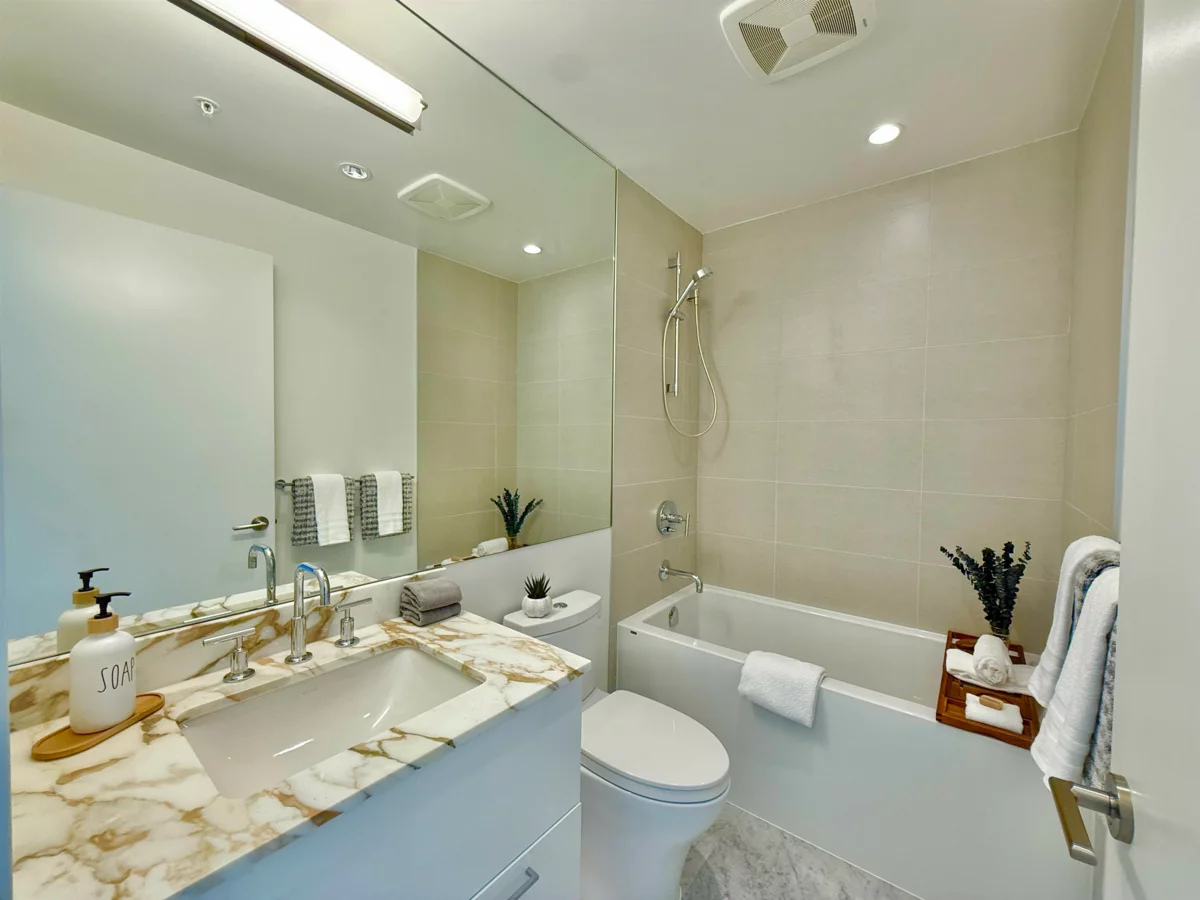 Outdoor Deck Photo of 1804 1501 Foster Street, White Rock, BC