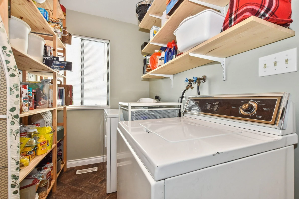 Basement Recreation Room Photo of 32438 Badger Avenue, Mission, BC