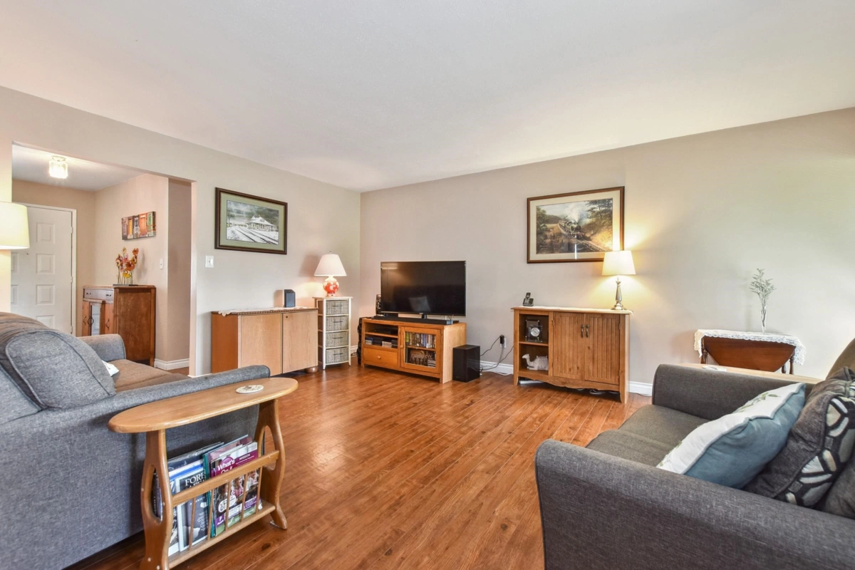 Dining Area Photo of 32438 Badger Avenue, Mission, BC