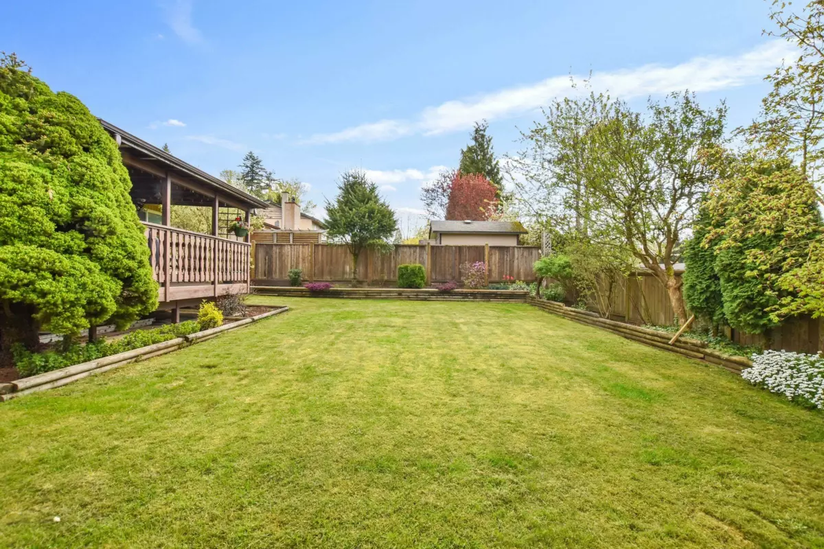 Entry Foyer Photo of 32438 Badger Avenue, Mission, BC