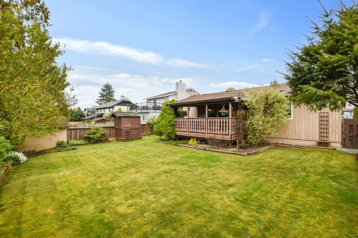 Garage Interior Photo of 32438 Badger Avenue, Mission, BC