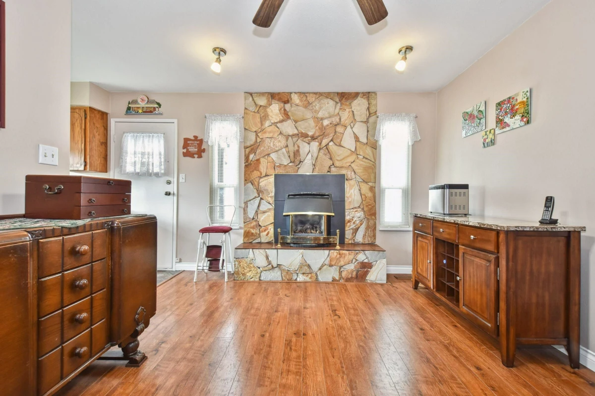 Primary Bedroom Photo of 32438 Badger Avenue, Mission, BC