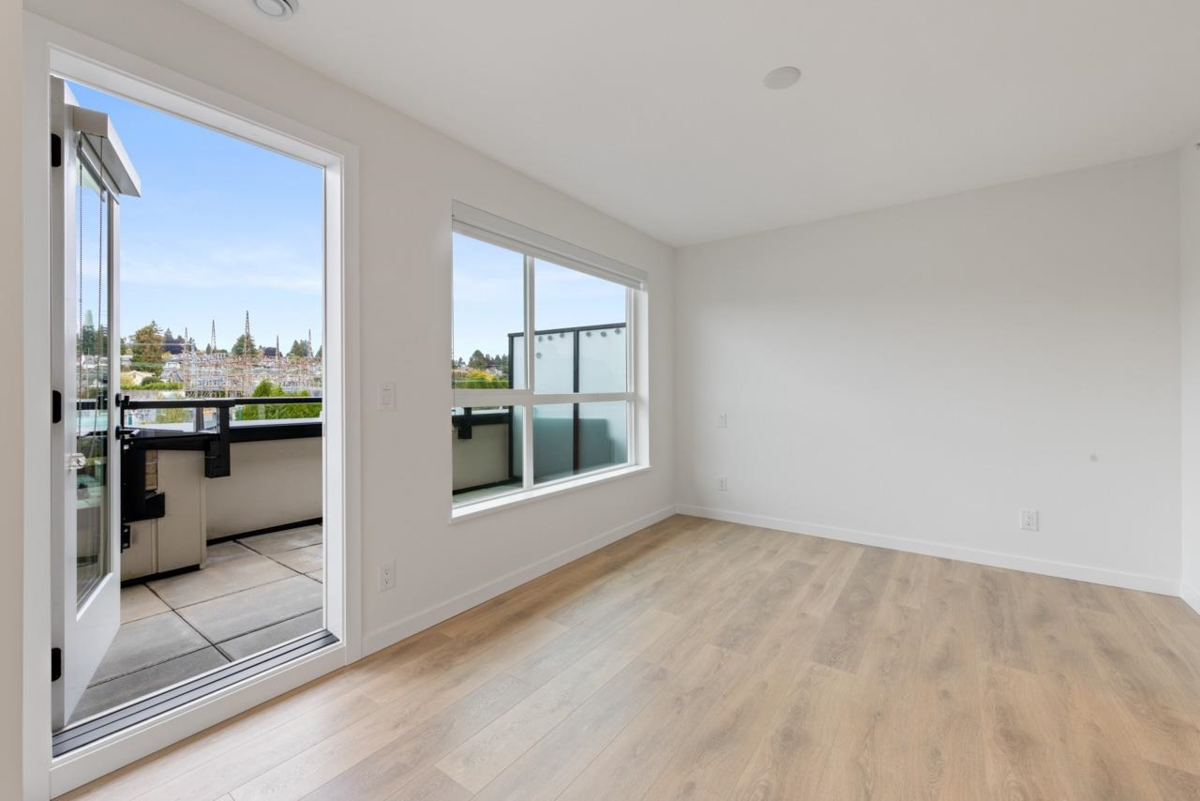 Bedroom 4 Photo of 2 533 E 3rd Street, North Vancouver, BC