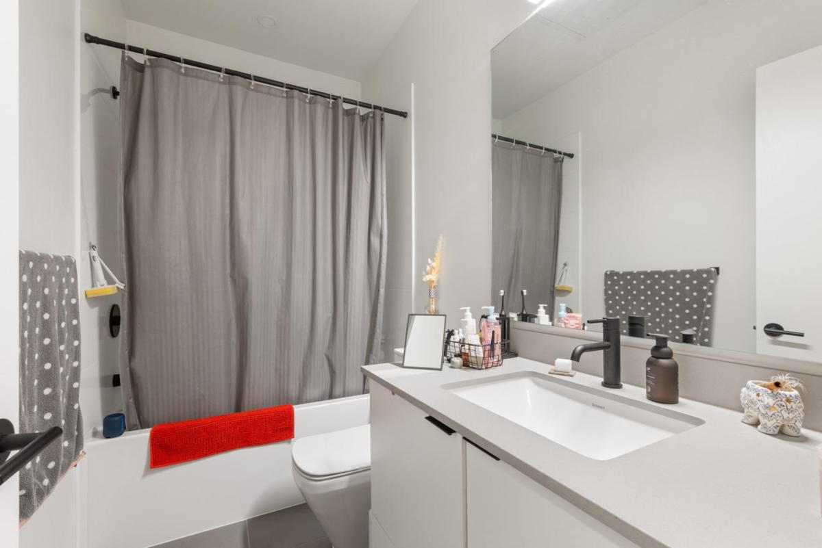 Garage Interior Photo of 2 533 E 3rd Street, North Vancouver, BC