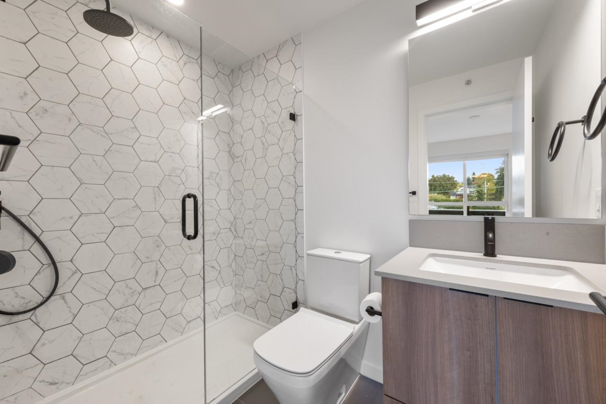 Guest Bathroom Photo of 2 533 E 3rd Street, North Vancouver, BC