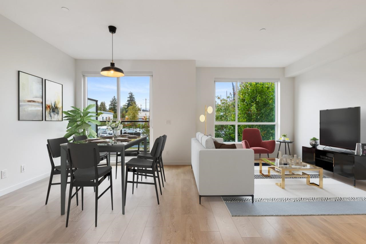 Living Room Photo of 2 533 E 3rd Street, North Vancouver, BC