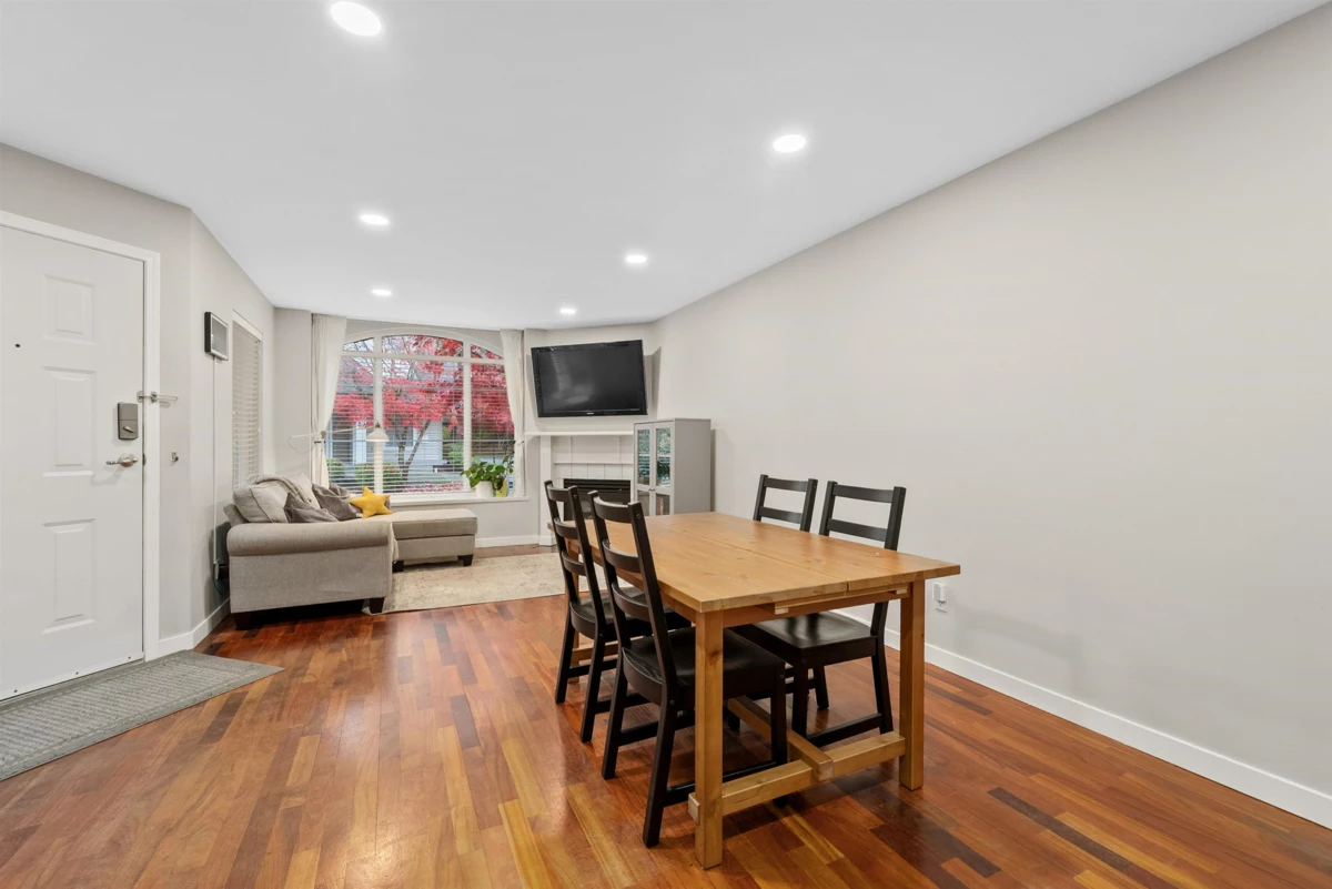 Kitchen Photo of 54 23085 118th Avenue, Maple Ridge, BC