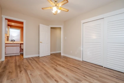 Entry Foyer Photo of 15 5365 205 Street, Langley, BC