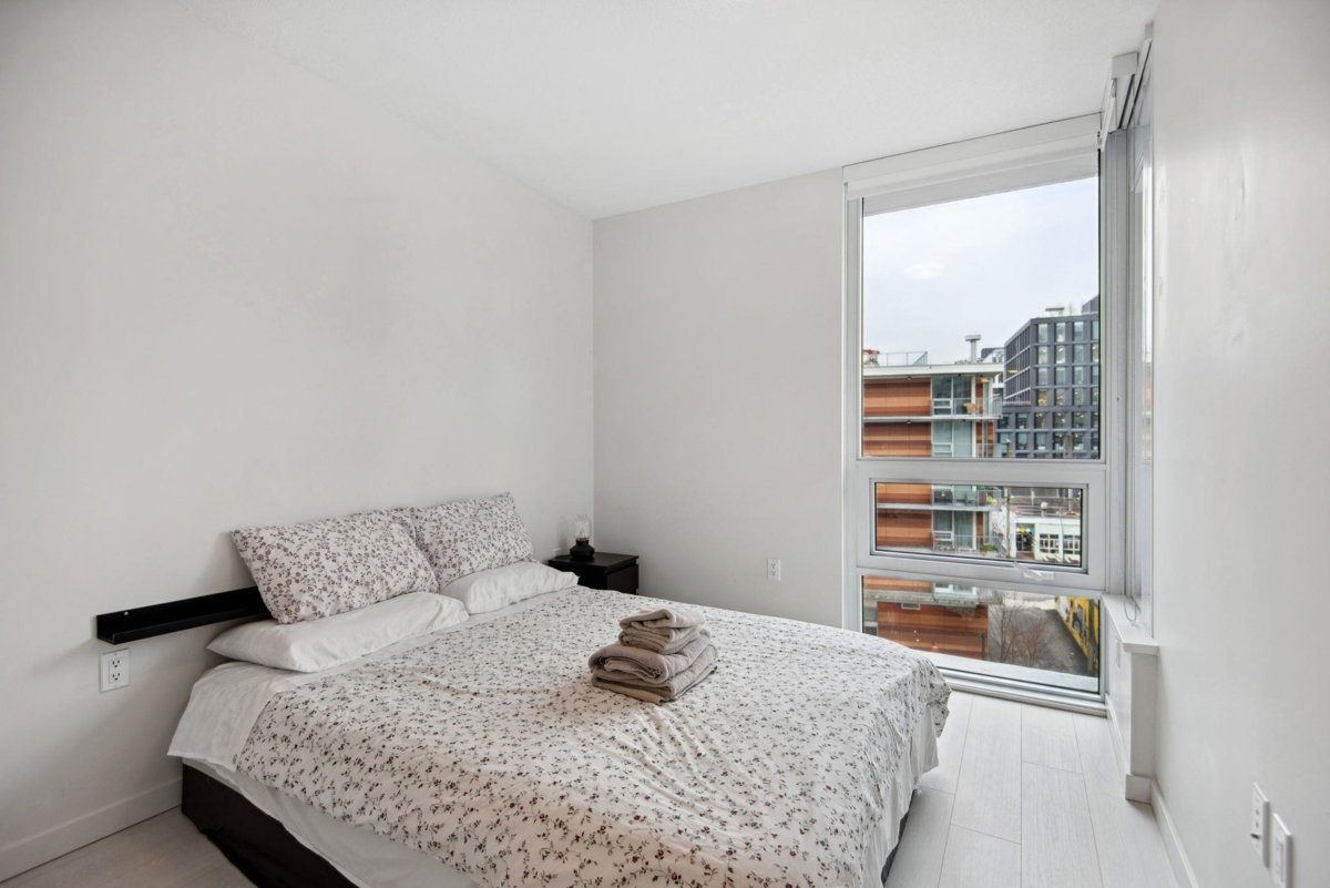 Office / Den Photo of 602 180 E 2nd Avenue, Vancouver, BC