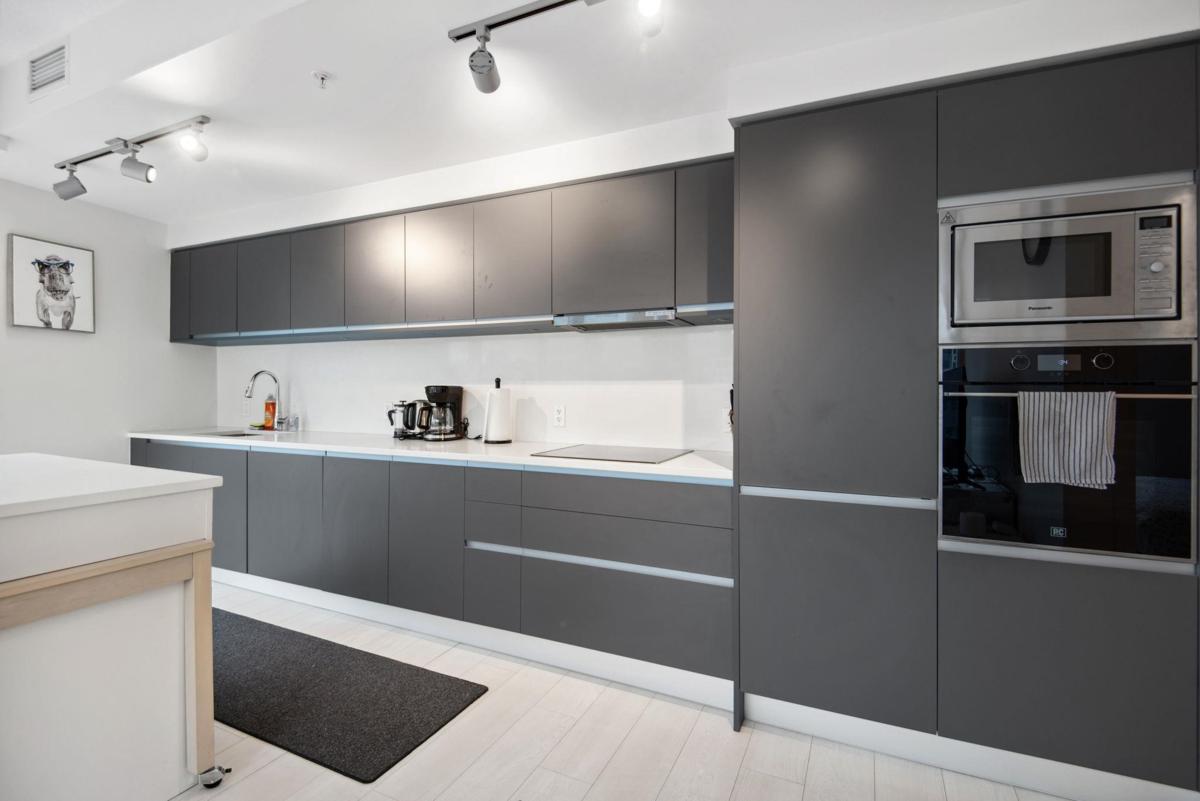 Walk-In Closet Photo of 602 180 E 2nd Avenue, Vancouver, BC