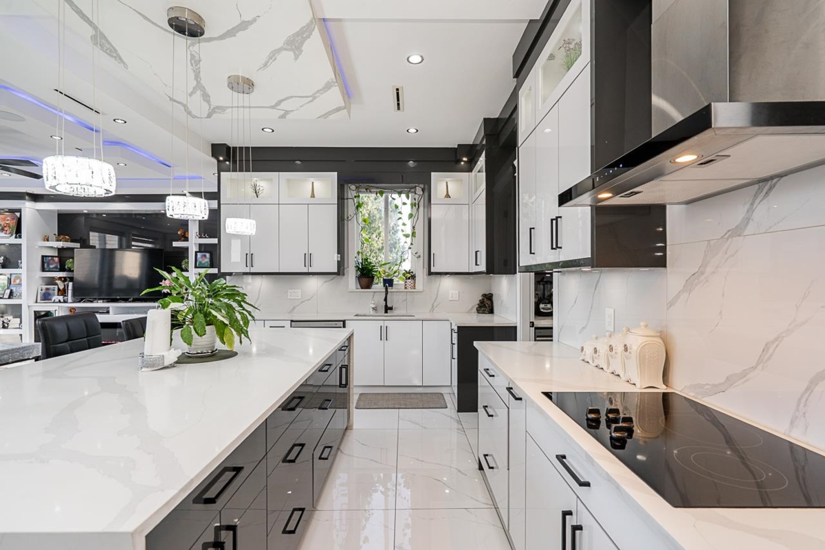 Breakfast Nook Photo of 14271 Grosvenor Road, Surrey, BC