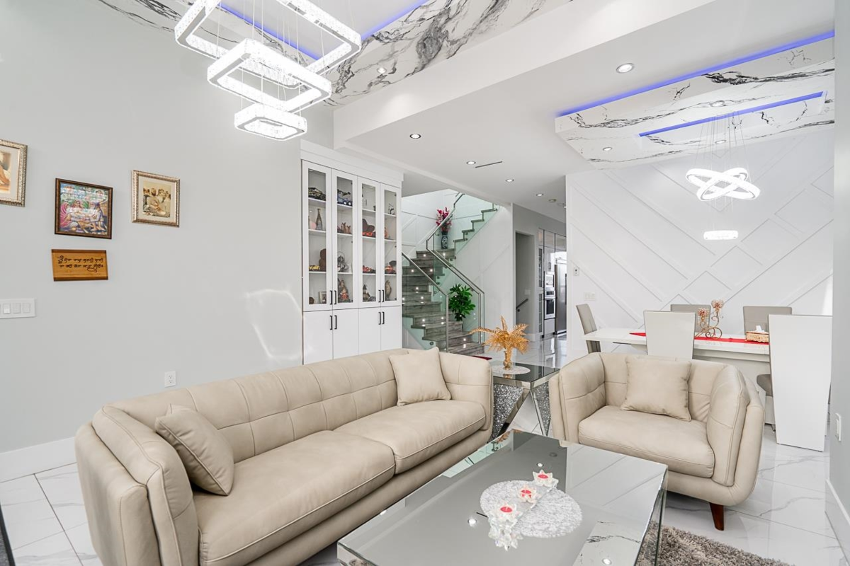 Family Room Photo of 14271 Grosvenor Road, Surrey, BC