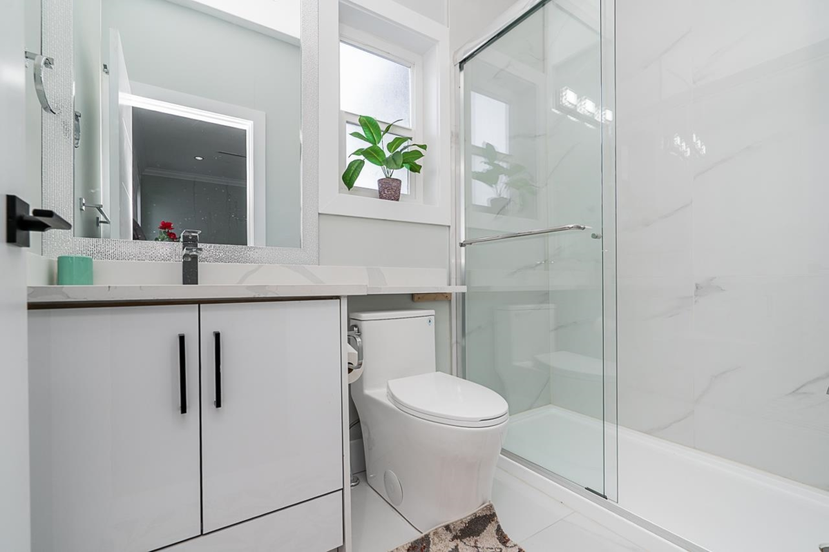 Garden / Landscaping Photo of 14271 Grosvenor Road, Surrey, BC