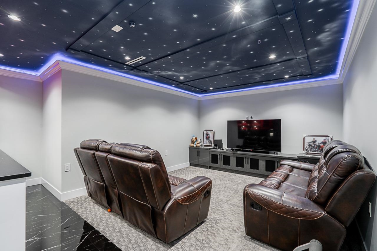 Hot Tub / Spa Photo of 14271 Grosvenor Road, Surrey, BC