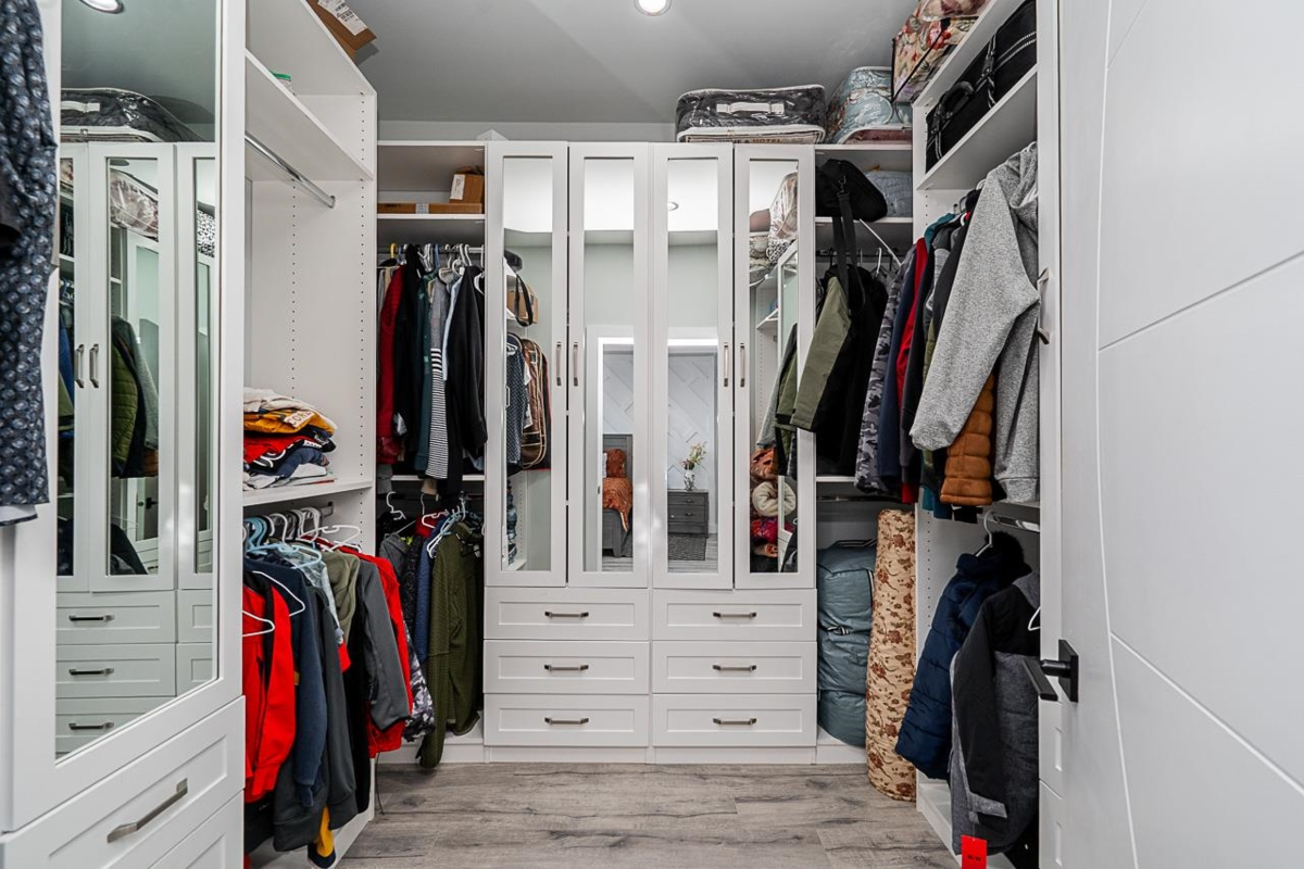 Mudroom Photo of 14271 Grosvenor Road, Surrey, BC