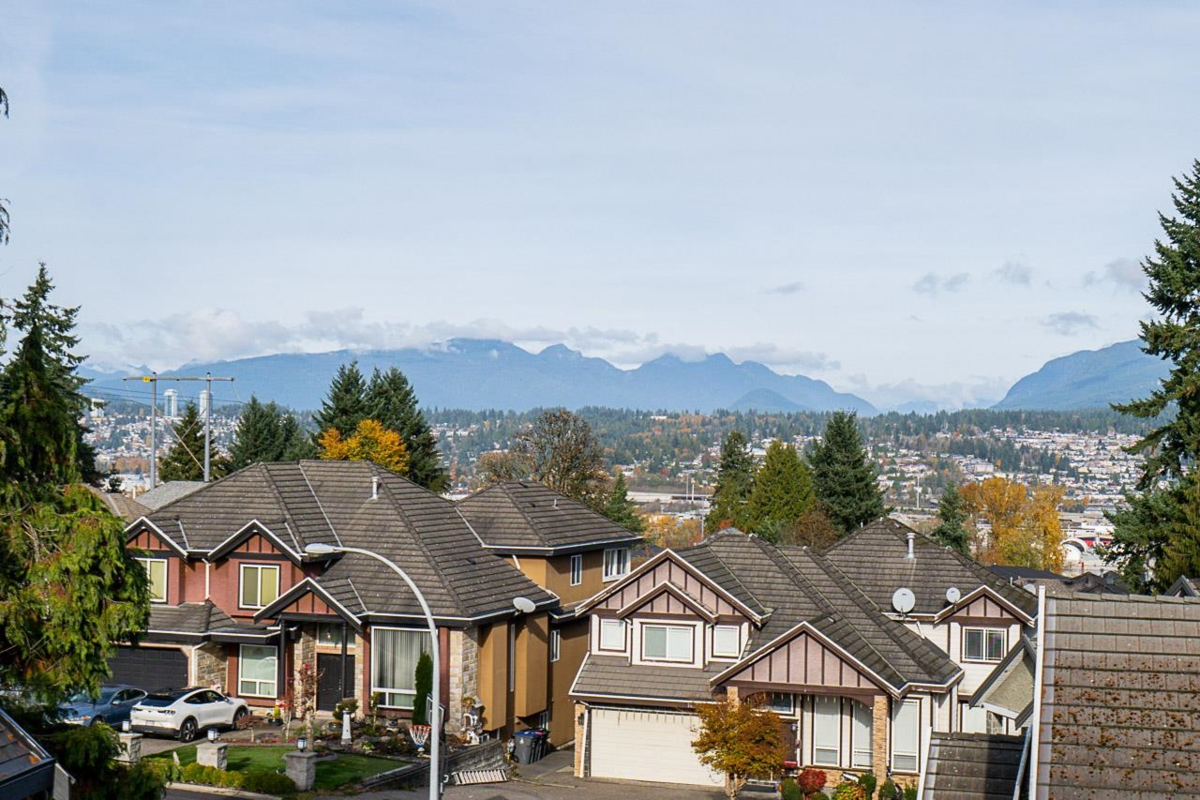 Staircase Photo of 14271 Grosvenor Road, Surrey, BC